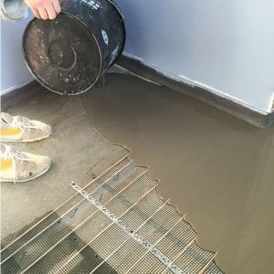 ¿Se puede usar adhesivo y sellador en exteriores?